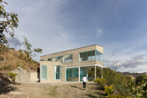 Free House en Ecuador por Chip Studio - Fotografía de Arquitectura
