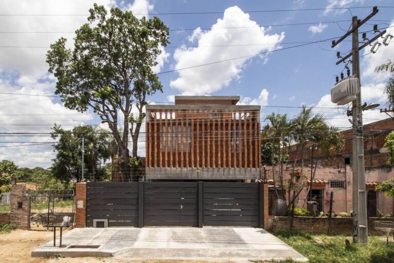 Casa Triplex Yvapovõ en Paraguay