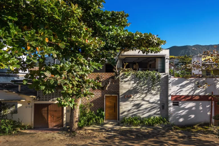 Casa Agua en Brasil por BOLO arquitetos