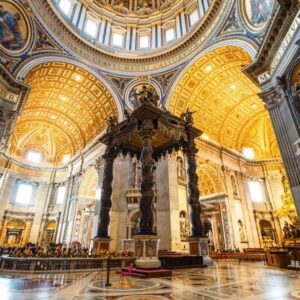Iglesia de San Pedro (Vaticano): Diseño que maximiza la reverberación para coros y órganos. Acústica (Arquitectura)