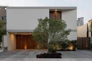 Casa G Zapopan: Diseño Interior y Luz Natural en Residencia de 340 m² por TACHER ARQUITECTOS