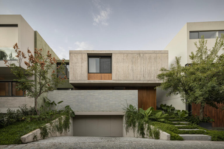 Casa DLCA por 0studio Arquitectura: Integración Paisajística y Diseño