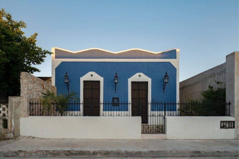 Casa RR 450 en Mérida: Integración de Crujía Histórica y Arquitectura Contemporánea | Paralelo 20