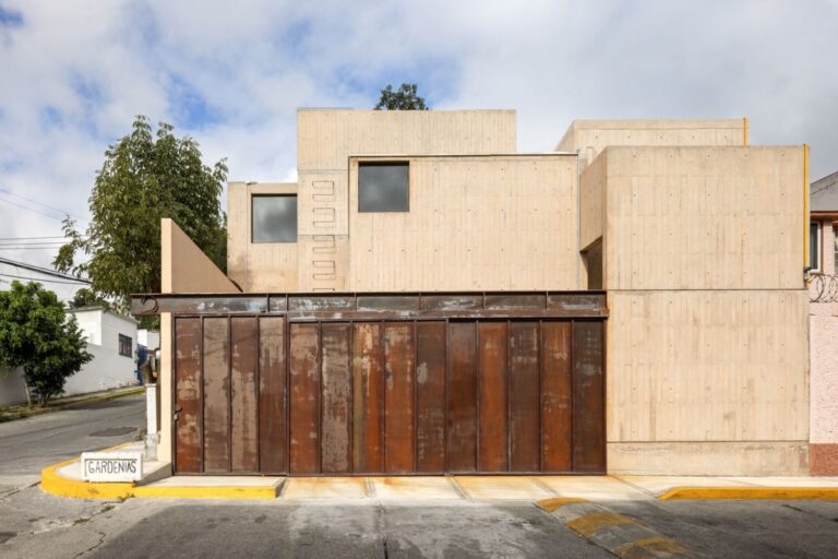 Casa Gardenias: Reconfiguración Arquitectónica en Naucalpan / Vrtical