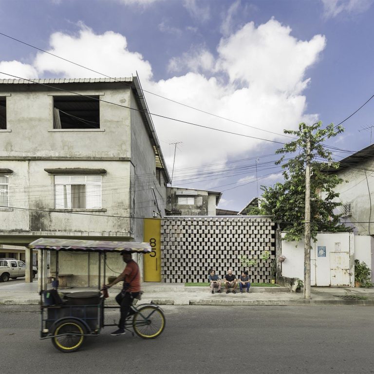 Casa entre Bloques en Ecuador