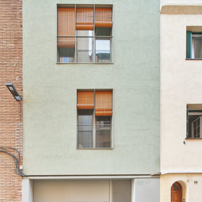 100JOA Obra nueva de casa entre medianeras en España - Fotografía de Arquitectura