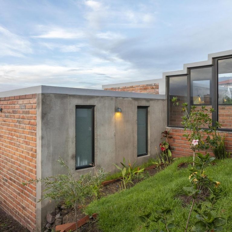 Casa en pendiente en Ecuador