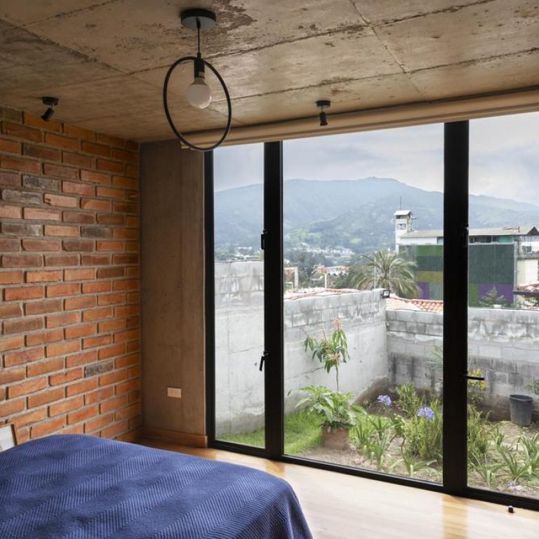 Casa en pendiente en Ecuador