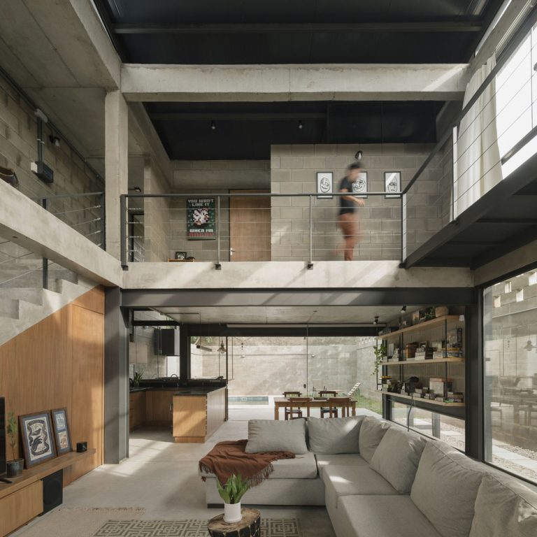 Casa desnuda en Paraguay