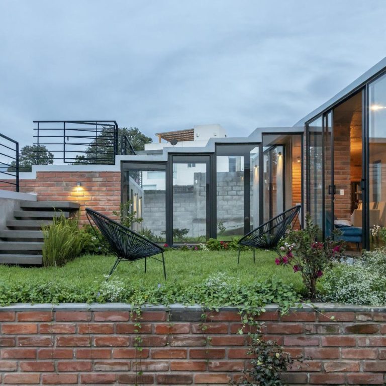 Casa en pendiente en Ecuador