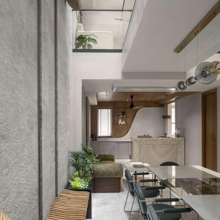 6 x 18 Slender House en India