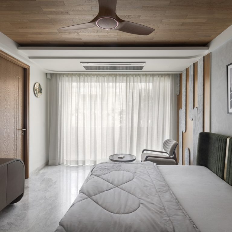 6 x 18 Slender House en India