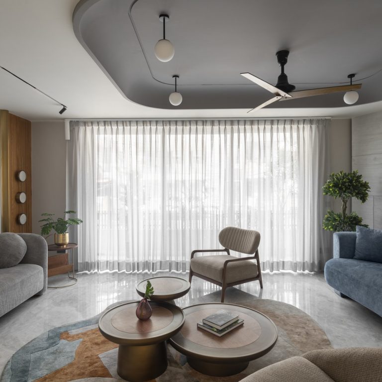 6 x 18 Slender House en India