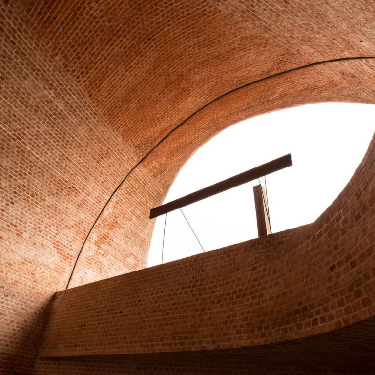 Capilla San Bernardo en Argentina por Nicolás Campodónico - Fotografía de Arquitectura - El Arqui MX