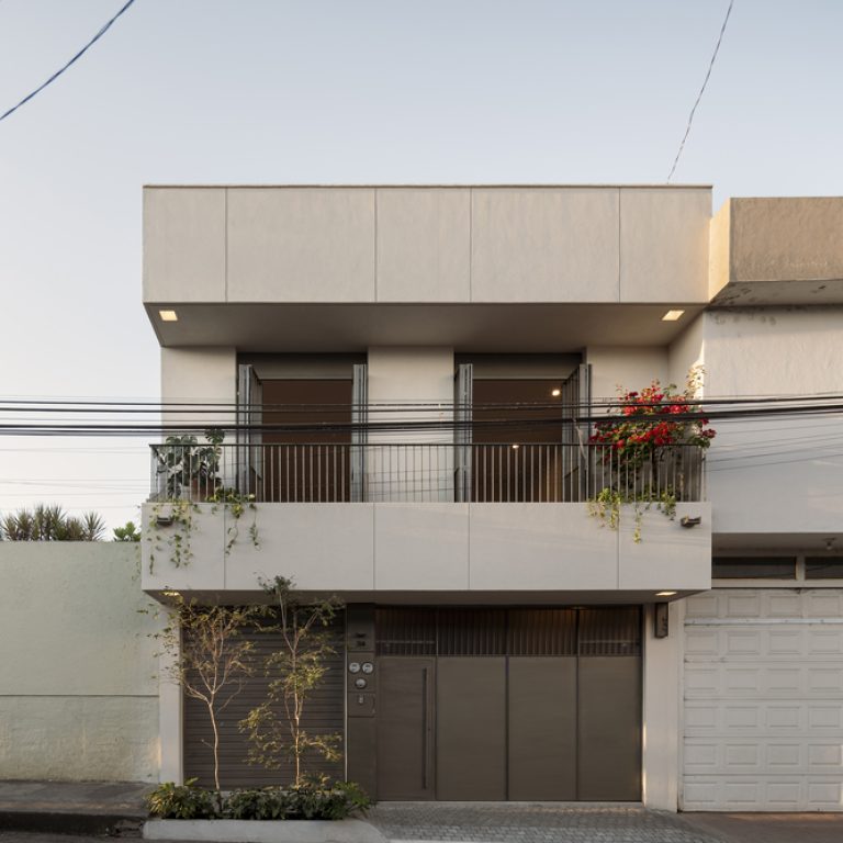 fachada. Casa A.Martínez: Arquitectura con Bóveda de Cañón en Michoacan por Taller Michoacán