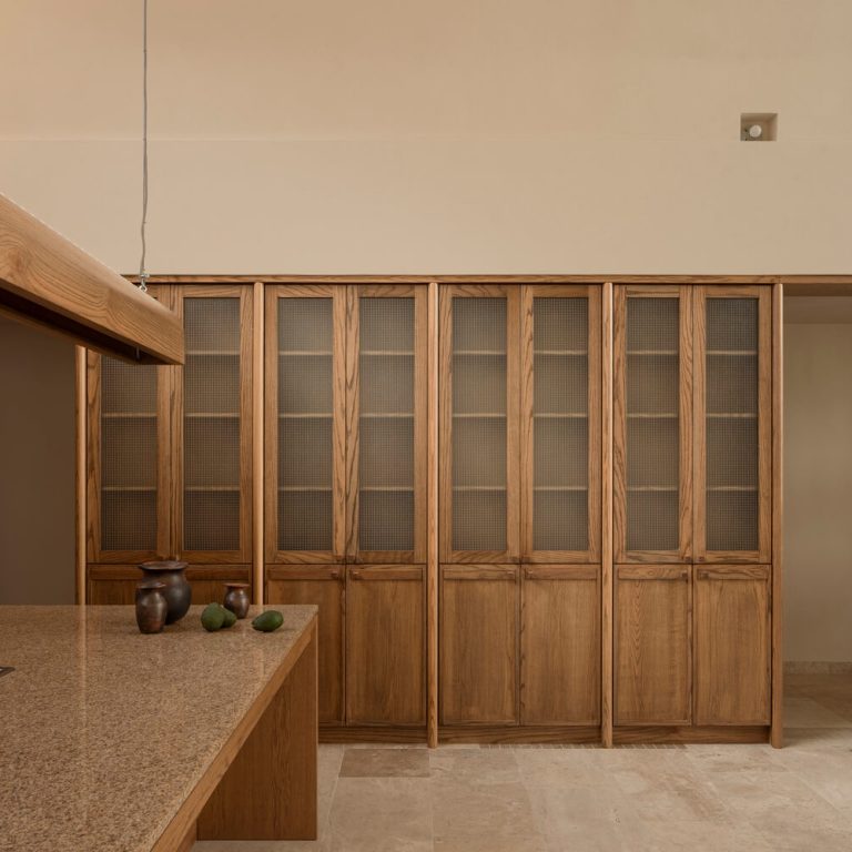 Cocina. Casa A.Martínez: Arquitectura con Bóveda de Cañón en Michoacan por Taller Michoacán