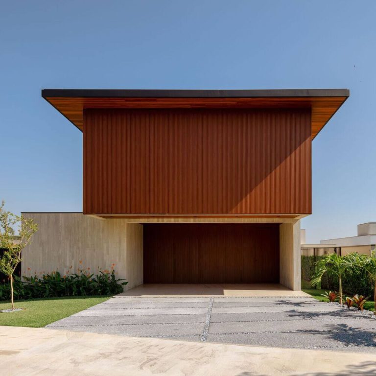 Fachada moderna. Casa AL en Brasil