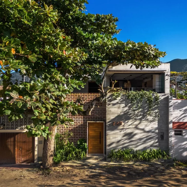 Casa Agua en Brasil por BOLO arquitetos