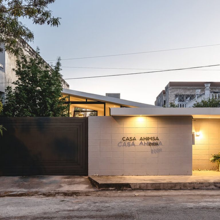 Fachada, Casa Ahimsa por Binomio Taller