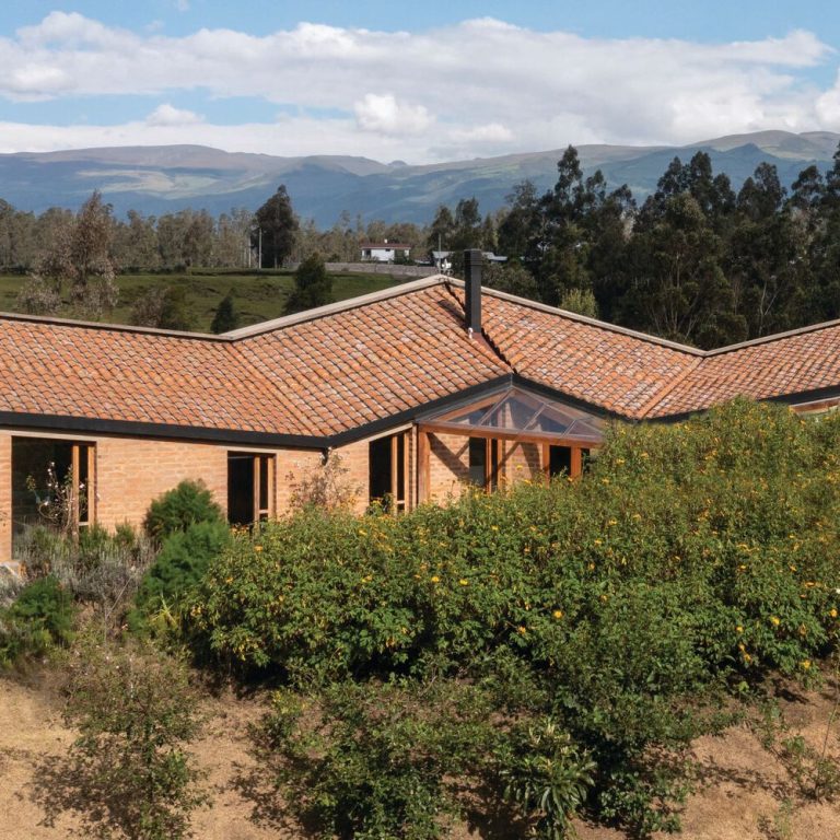 Casa Alangasí en Ecuador por Emilio López Arquitecto - Fotografia de Arquitectura - El Arqui MX