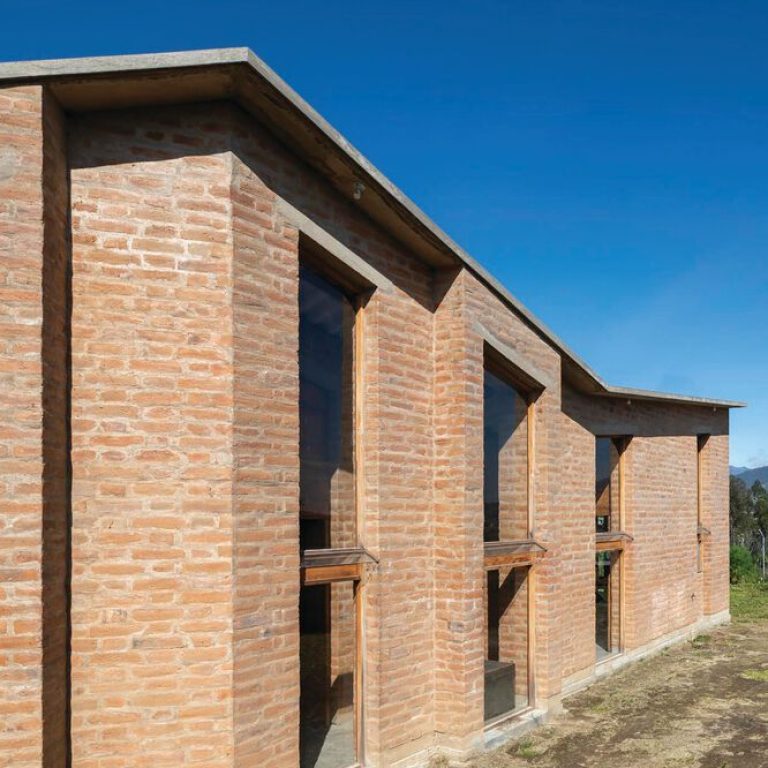 Casa Alangasí en Ecuador por Emilio López Arquitecto - Fotografia de Arquitectura - El Arqui MX