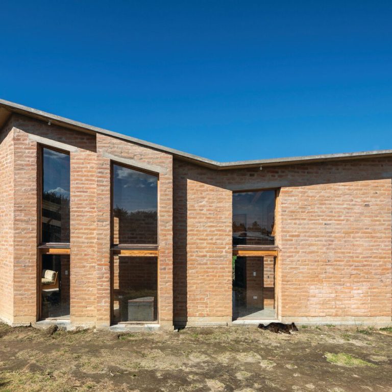 Casa Alangasí en Ecuador por Emilio López Arquitecto - Fotografia de Arquitectura - El Arqui MX