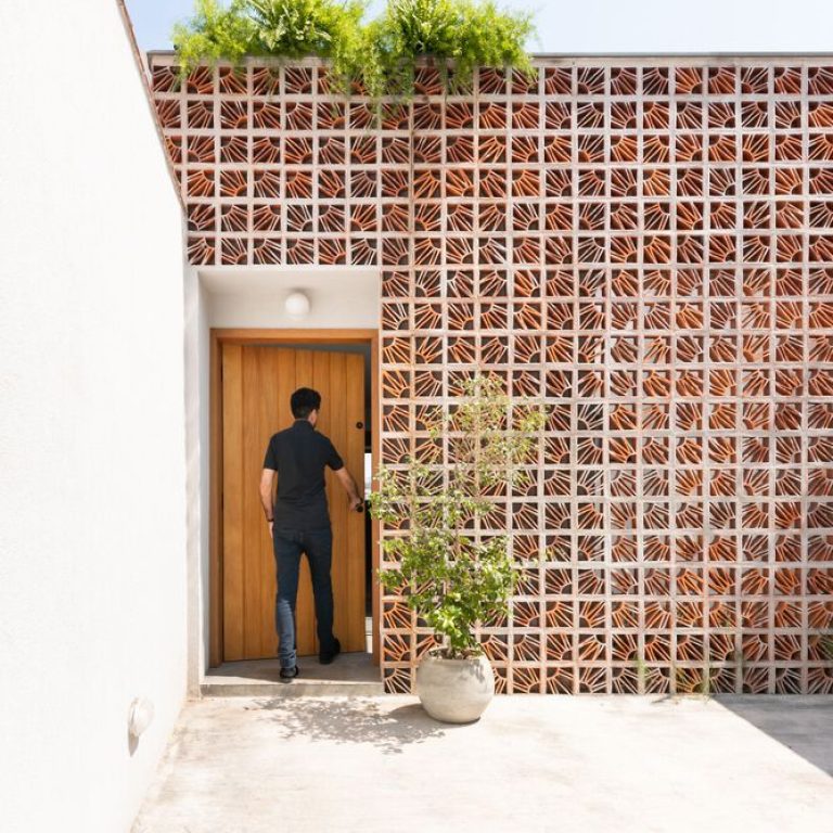 Casa Alegre en Brasil por RAWI Arquitetura + Design