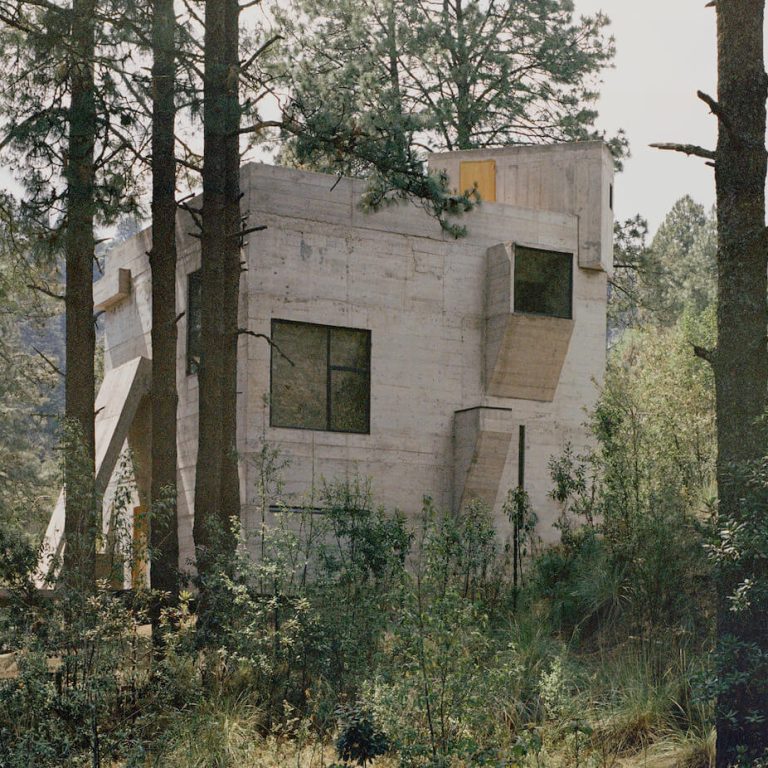 Casa Alférez en Estado de México por Ludwig Godefroy Architecture