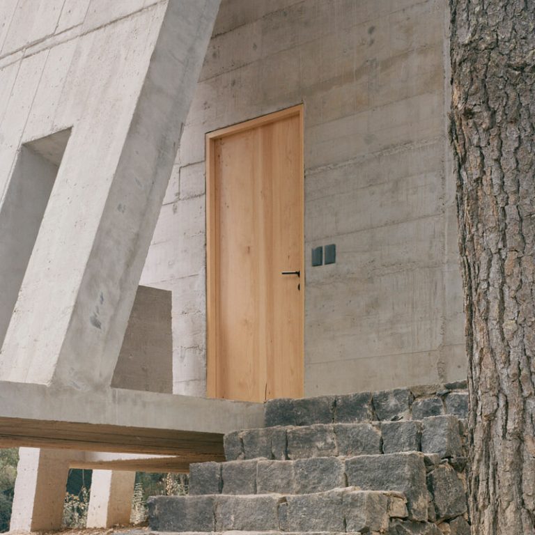 Casa Alférez en Estado de México por Ludwig Godefroy Architecture