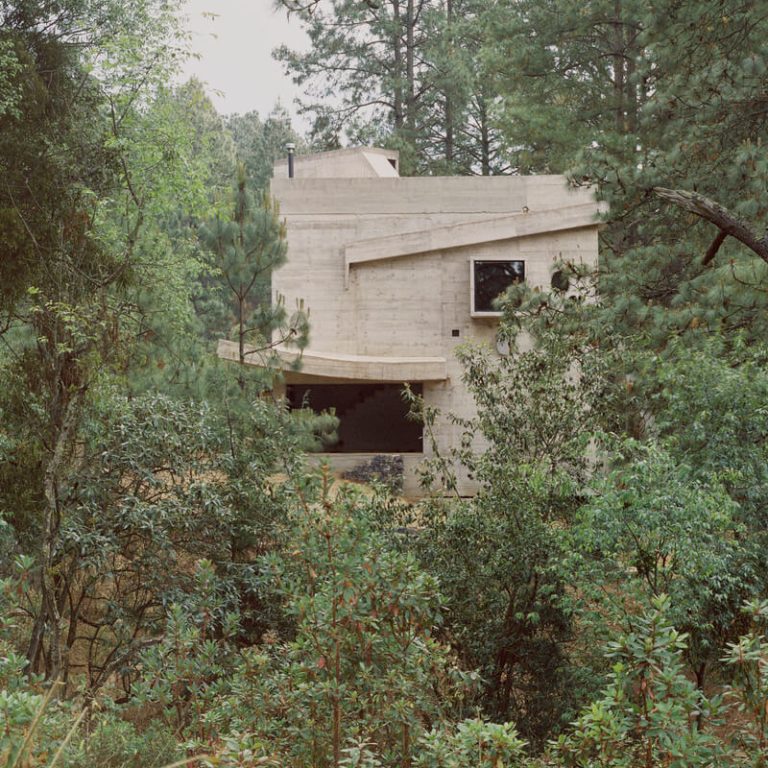 Casa Alférez en Estado de México por Ludwig Godefroy Architecture