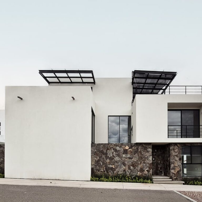 Casa Apeninos en Querétaro: Diseño y Arquitectura por AMARANTO