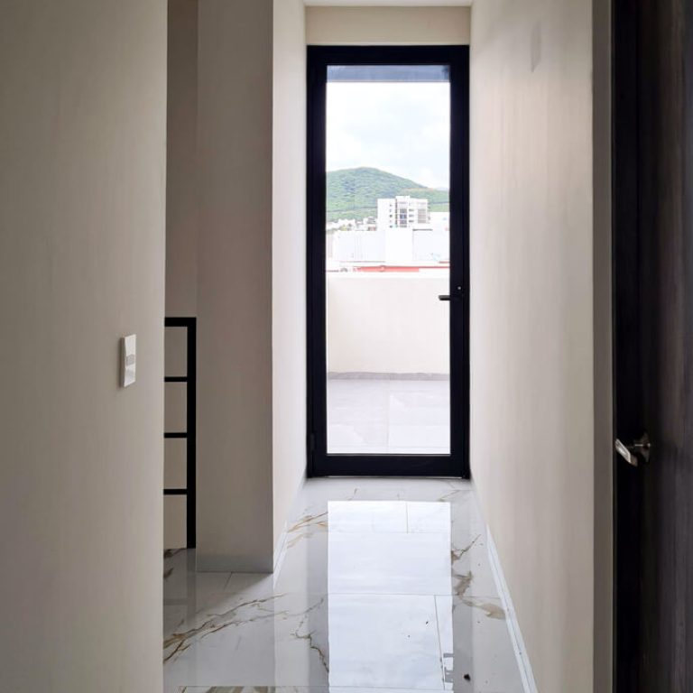 Casa Apeninos en Querétaro: Diseño y Arquitectura por AMARANTO