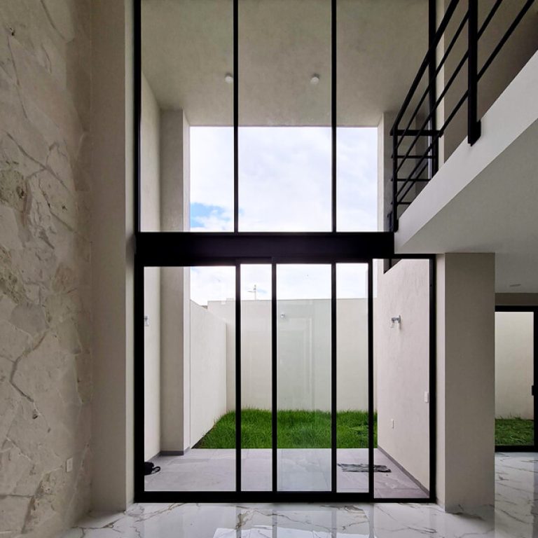 Casa Apeninos en Querétaro: Diseño y Arquitectura por AMARANTO
