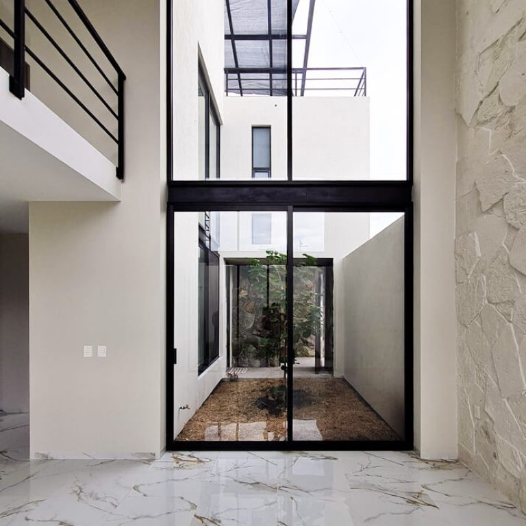 Casa Apeninos en Querétaro: Diseño y Arquitectura por AMARANTO