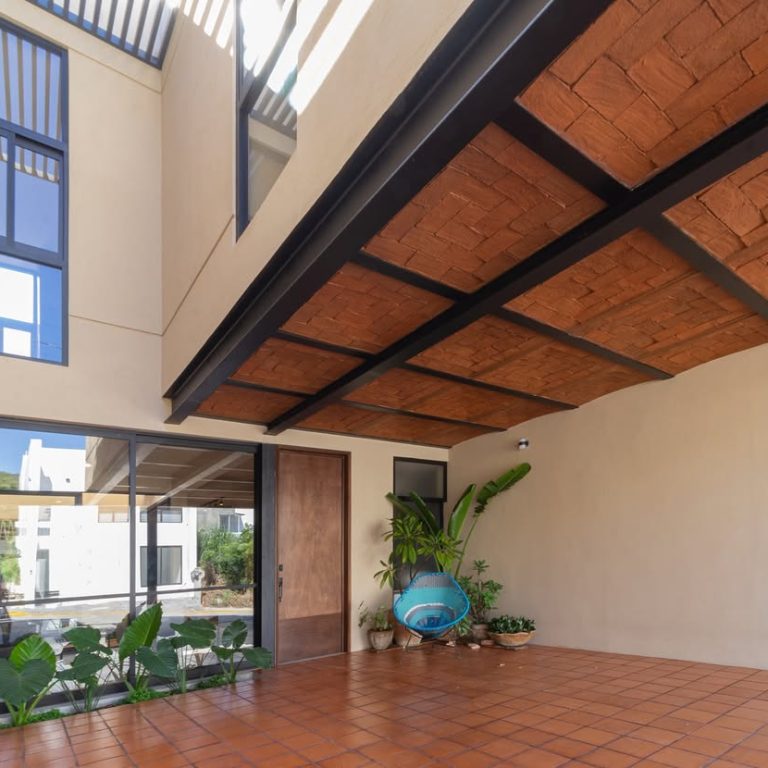 Casa BV en Tuxtla: Arquitectura de Concreto por APALOOSA Arquitectos