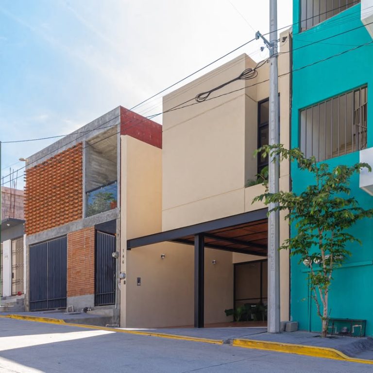 Casa BV en Tuxtla: Arquitectura de Concreto por APALOOSA Arquitectos