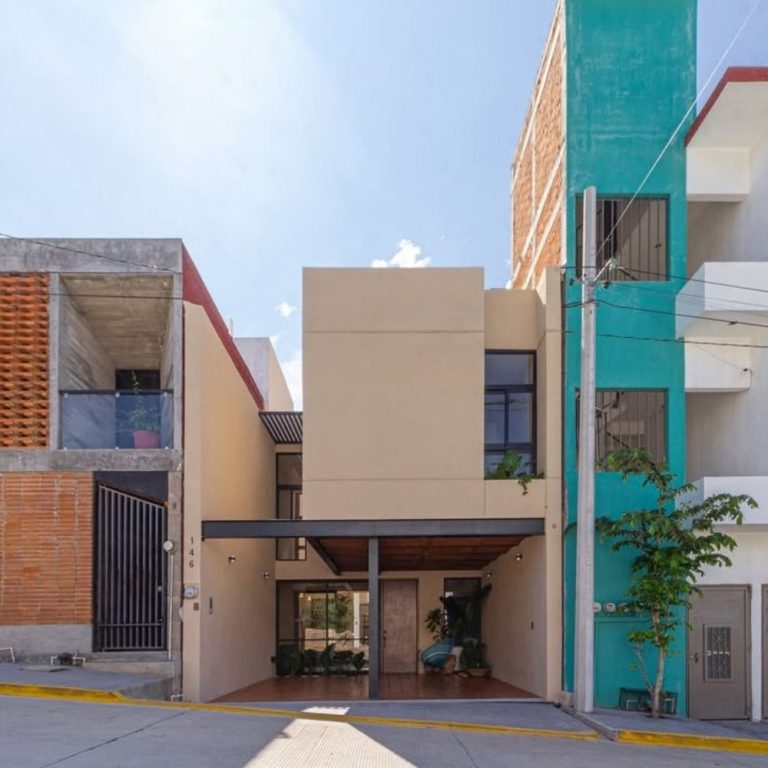 Casa BV en Tuxtla: Arquitectura de Concreto por APALOOSA Arquitectos