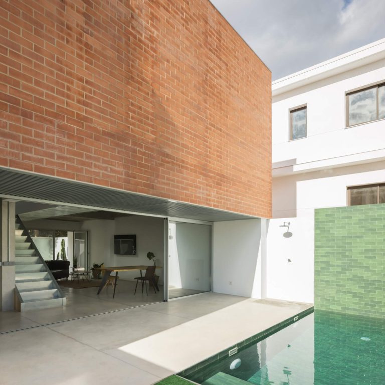 Casa Bloc en España por La Caseta Arquitectura - Fotografía de Arquitectura