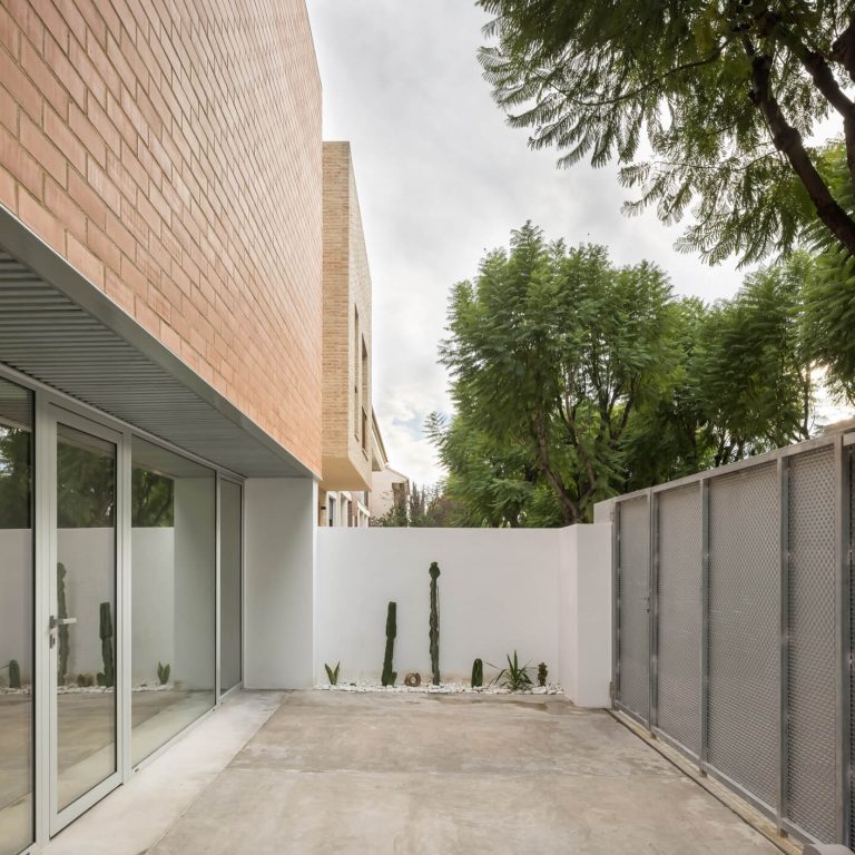 Casa Bloc en España por La Caseta Arquitectura - Fotografía de Arquitectura