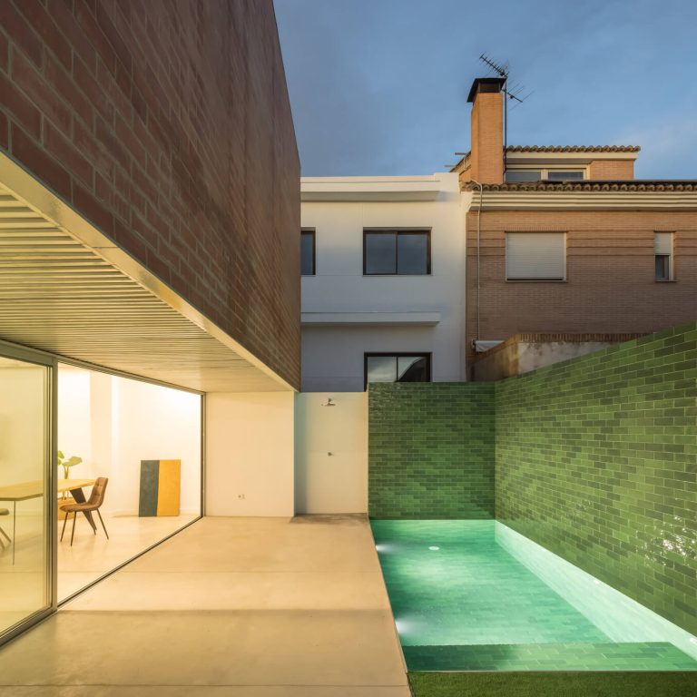 Casa Bloc en España por La Caseta Arquitectura - Fotografía de Arquitectura