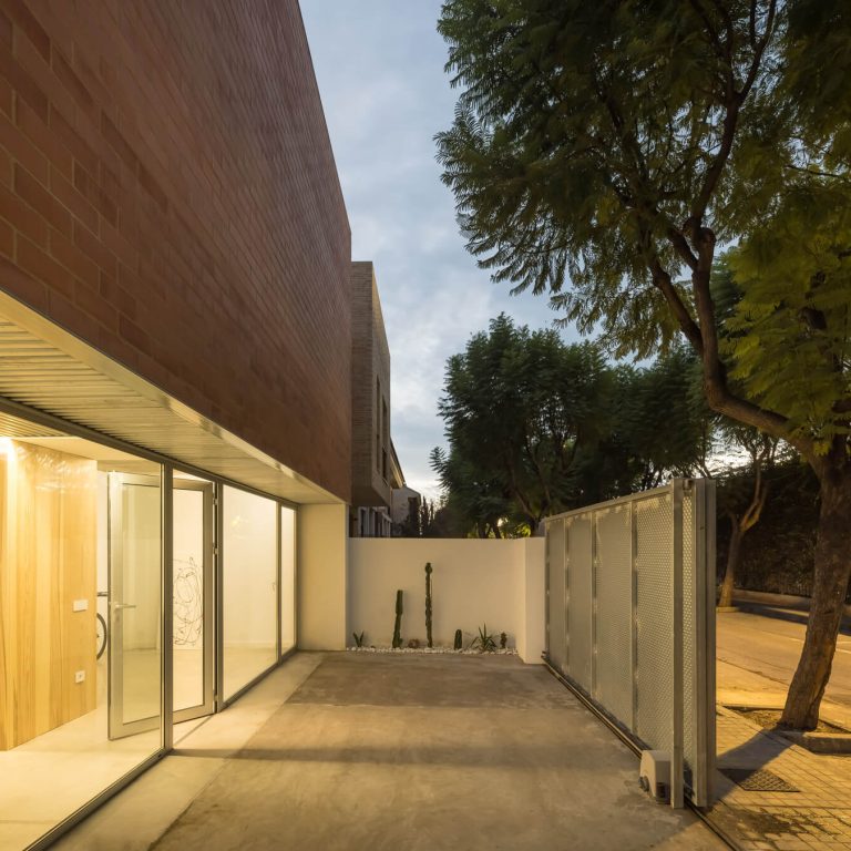 Casa Bloc en España por La Caseta Arquitectura - Fotografía de Arquitectura