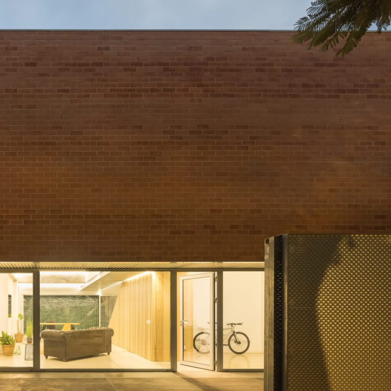 Casa Bloc en España por La Caseta Arquitectura - Fotografía de Arquitectura