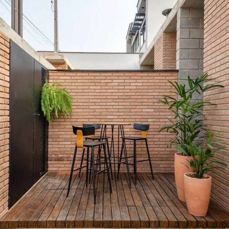 Casa Bohemia en Brasil. cochera, patio