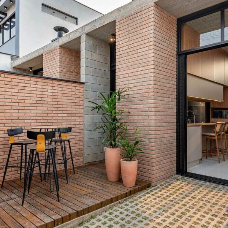 Casa Bohemia en Brasil. cochera, patio