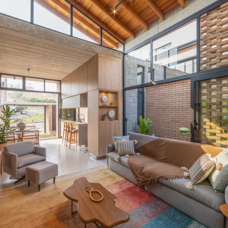 Casa Bohemia en Brasil. sala, cocina, comedor
