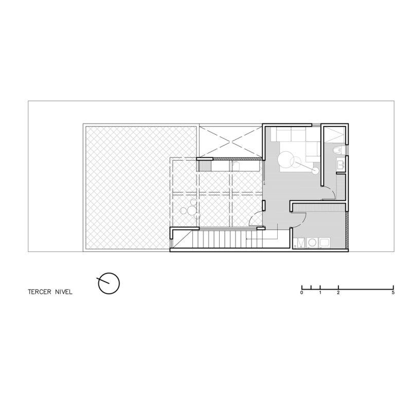 Planos de Casa Bosques Vallarta en Zapopan: Arquitectura de Patios y Concreto | Díaz Webster