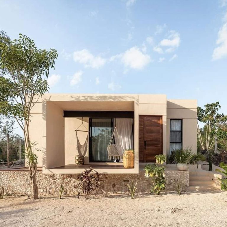 Casa Bungalow en Yucatán: Diseño residencial por V+A Arquitectura. Fachada de dia