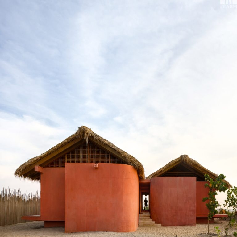 Casa Caimán en Oaxaca: Arquitectura Vernácula y Concreto Pigmentado