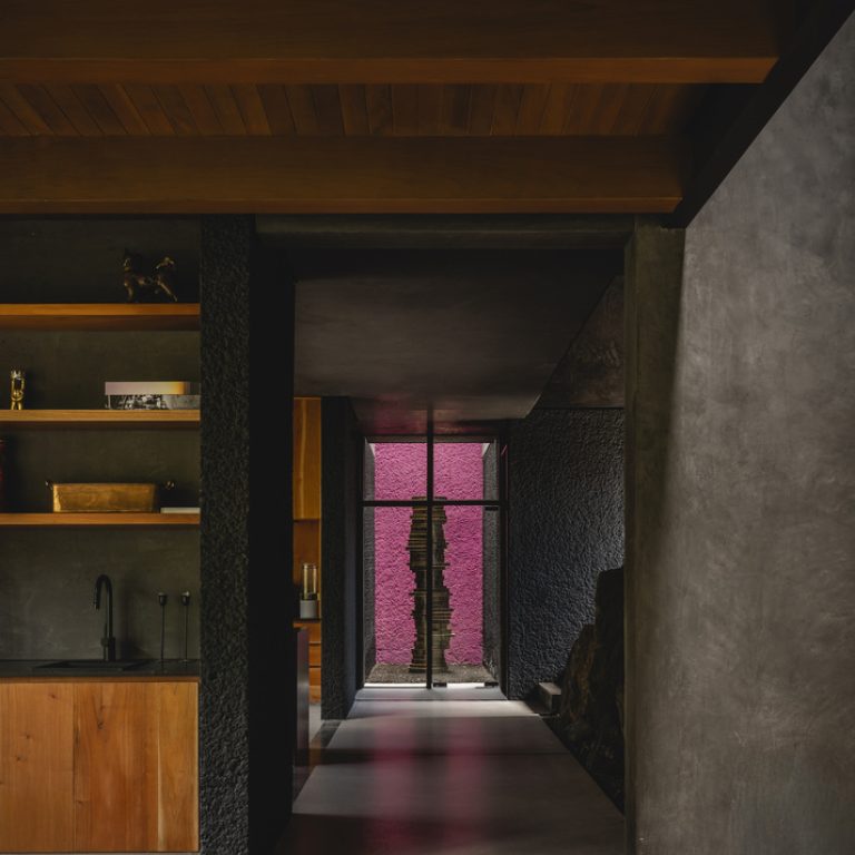 Casa Ceniza en CdMX: Arquitectura de Concreto y Paisaje | TACO