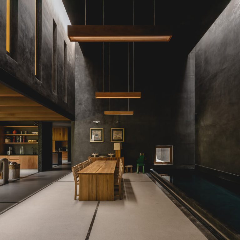 Casa Ceniza en CdMX: Arquitectura de Concreto y Paisaje | TACO